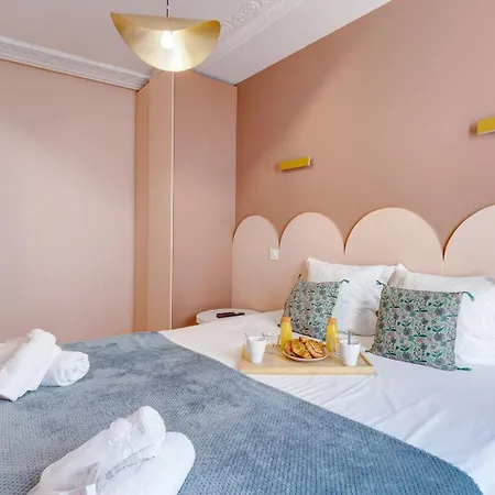 223 Rothschild - Superb In Apartment *