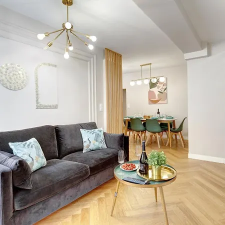 223 Rothschild - Superb In Apartment *