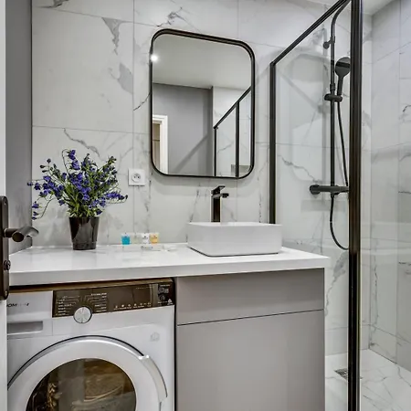 223 Rothschild - Superb In Apartment